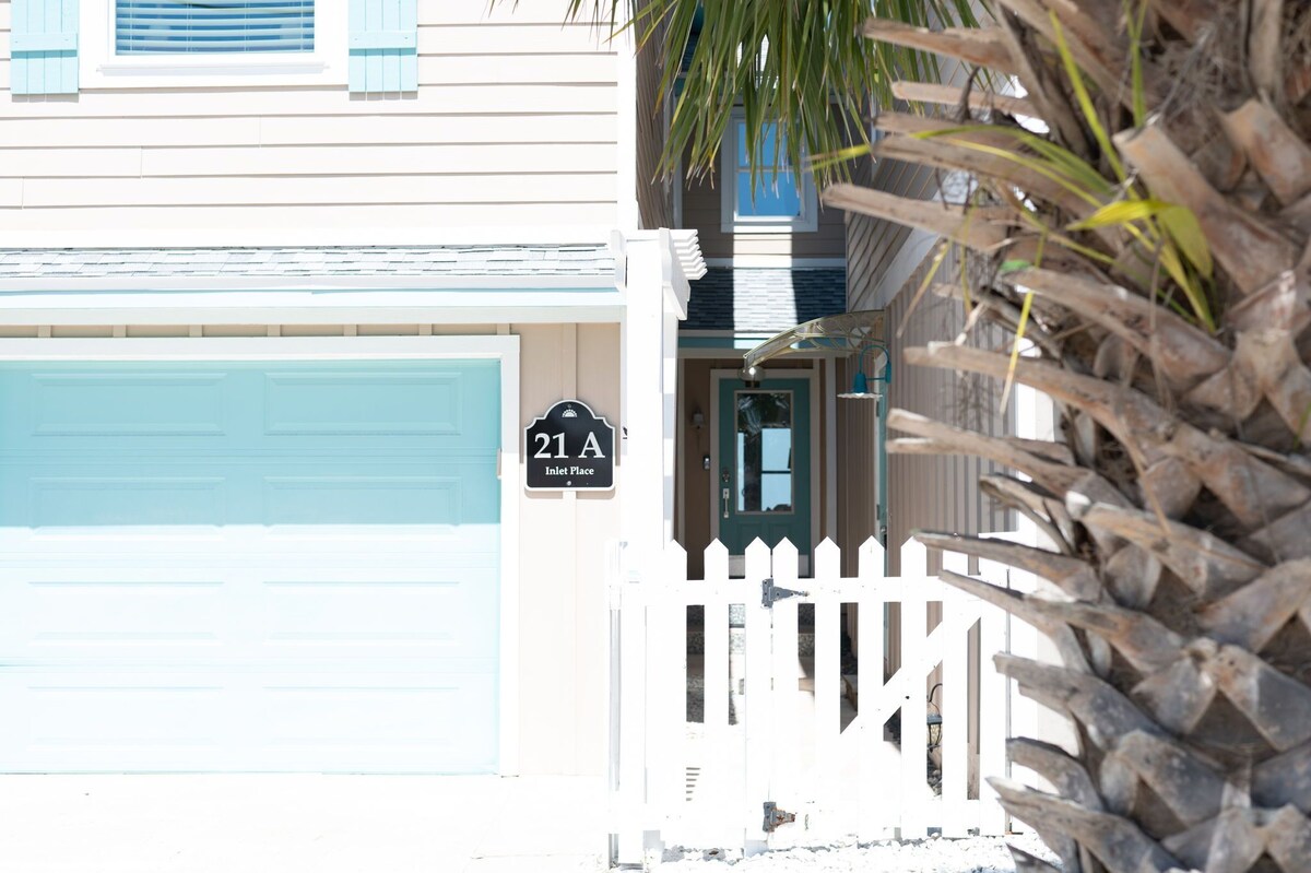 Photo 8 of Waterfront home with dock, heated pool, & spectacular views- walk/bike downtown!