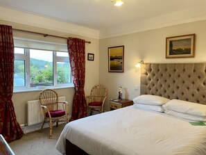 1 chambre, fer et planche Ă repasser, Wi-Fi gratuit, draps fournis