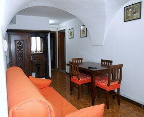 Interni