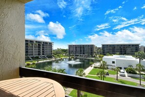 Property grounds - Beach and Garden View 2 Bedroom Condo (Longboat Key)