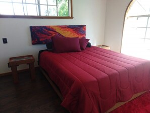 2 bedrooms, desk, free WiFi, bed sheets