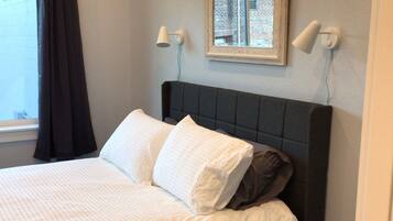 2 bedrooms, iron/ironing board, free WiFi, bed sheets