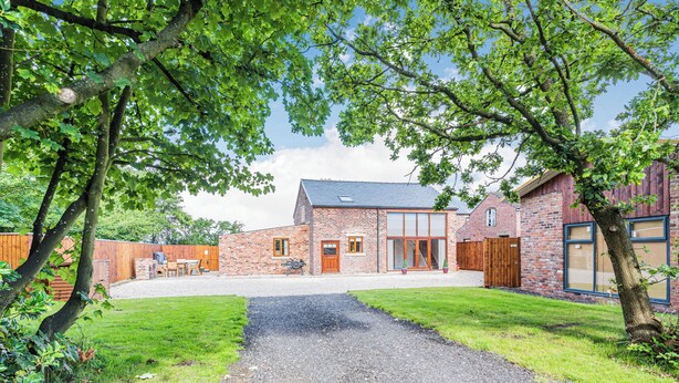 Exterior - 3 bedroom accommodation in Lathom, Ormskirk near Southport (Lathom, Ormskirk near Southport)