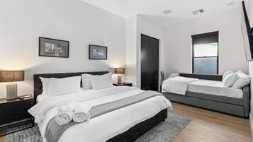 4 quartos, ferros/tábuas de passar roupa, berço de viagem, Wi-Fi