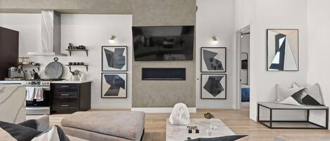 Smart TV, fireplace, stereo
