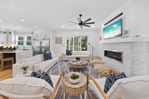 Smart TV, fireplace