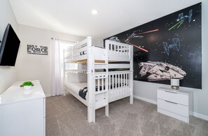5 bedrooms, iron/ironing board, free WiFi, bed sheets