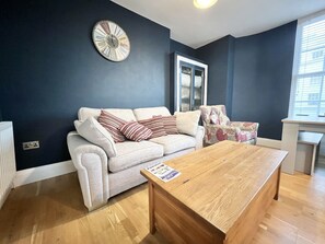 Una Smart TV, libros