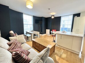 Una Smart TV, libros