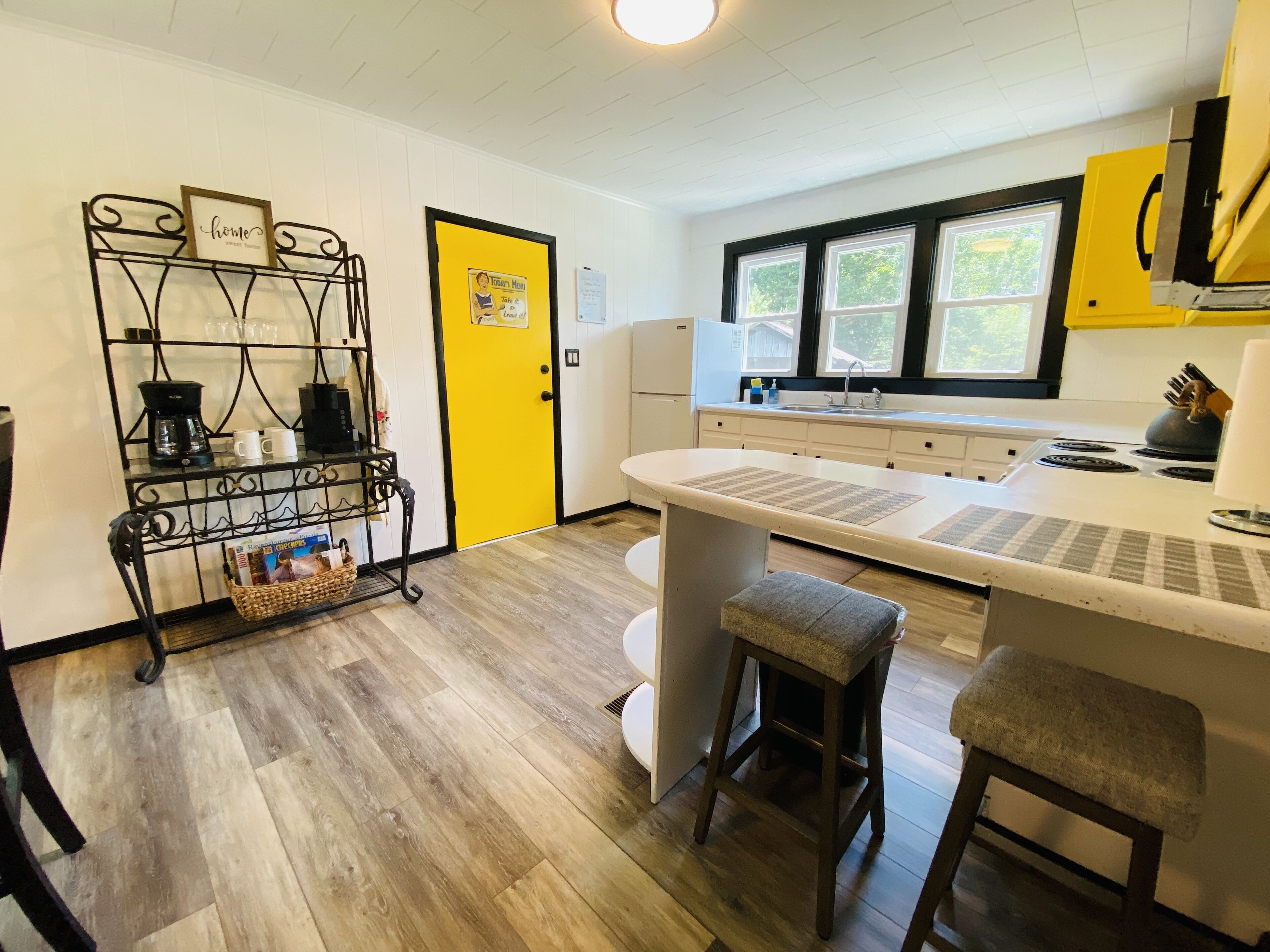 雪櫃、微波爐、焗爐、爐具