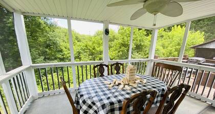 Jasmine House-Dog, family friendly-5 mins Douglas Lake-Large yard-Country Vibe