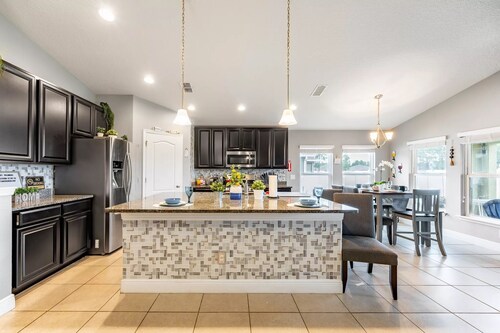 Sapphire Island/King bed “Rock Springs/Wekiva”