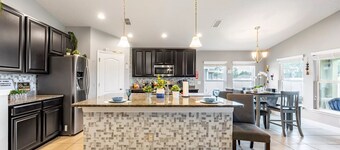 Sapphire Island/King bed “Rock Springs/Wekiva”