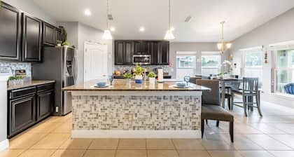 Sapphire Island/King bed “Rock Springs/Wekiva”