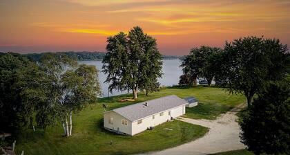 Take a Break at Lakeside Acres on Lake Sinissippi
