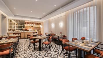 Morgenmadsbuffet hver dag (20 EUR pr. person)