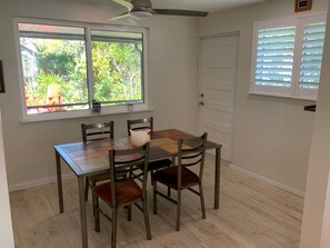 Dining - A cozy, perfectly located house! (Sarasota)