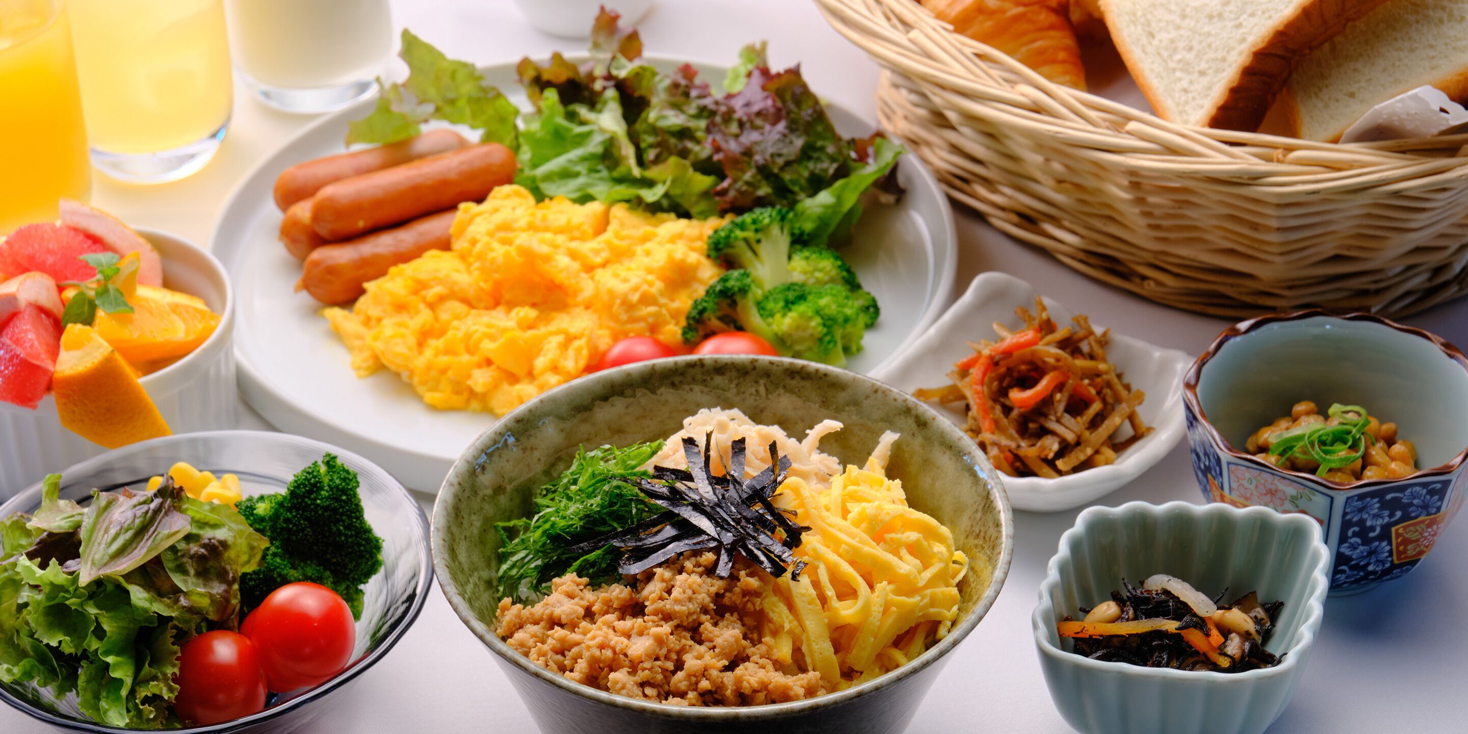 Daily buffet breakfast (JPY 1500 per person)