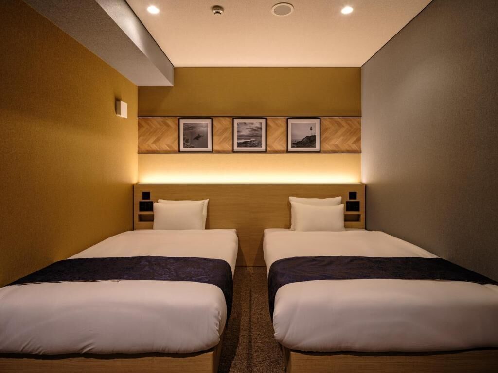 Desk, blackout drapes, free WiFi, bed sheets
