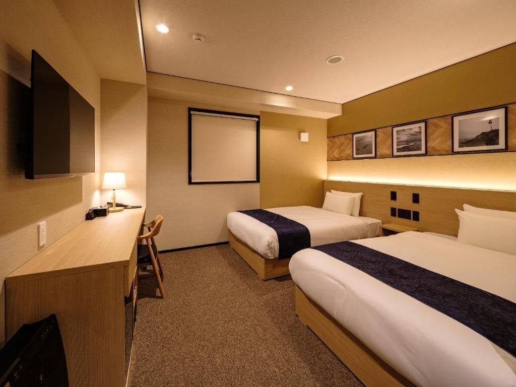 Desk, blackout drapes, free WiFi, bed sheets