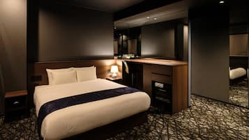 Quarto standard, para não fumantes (Queen) | Escrivaninha, cortinas blackout, Wi-Fi de cortesia, roupa de cama