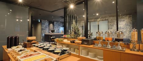 Daily buffet breakfast for a fee