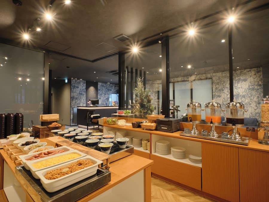 Daily buffet breakfast for a fee