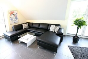 TV, DVD player, stereo - Villa Mare Apartment 4 - Villa Mare (Timmendorfer Strand)