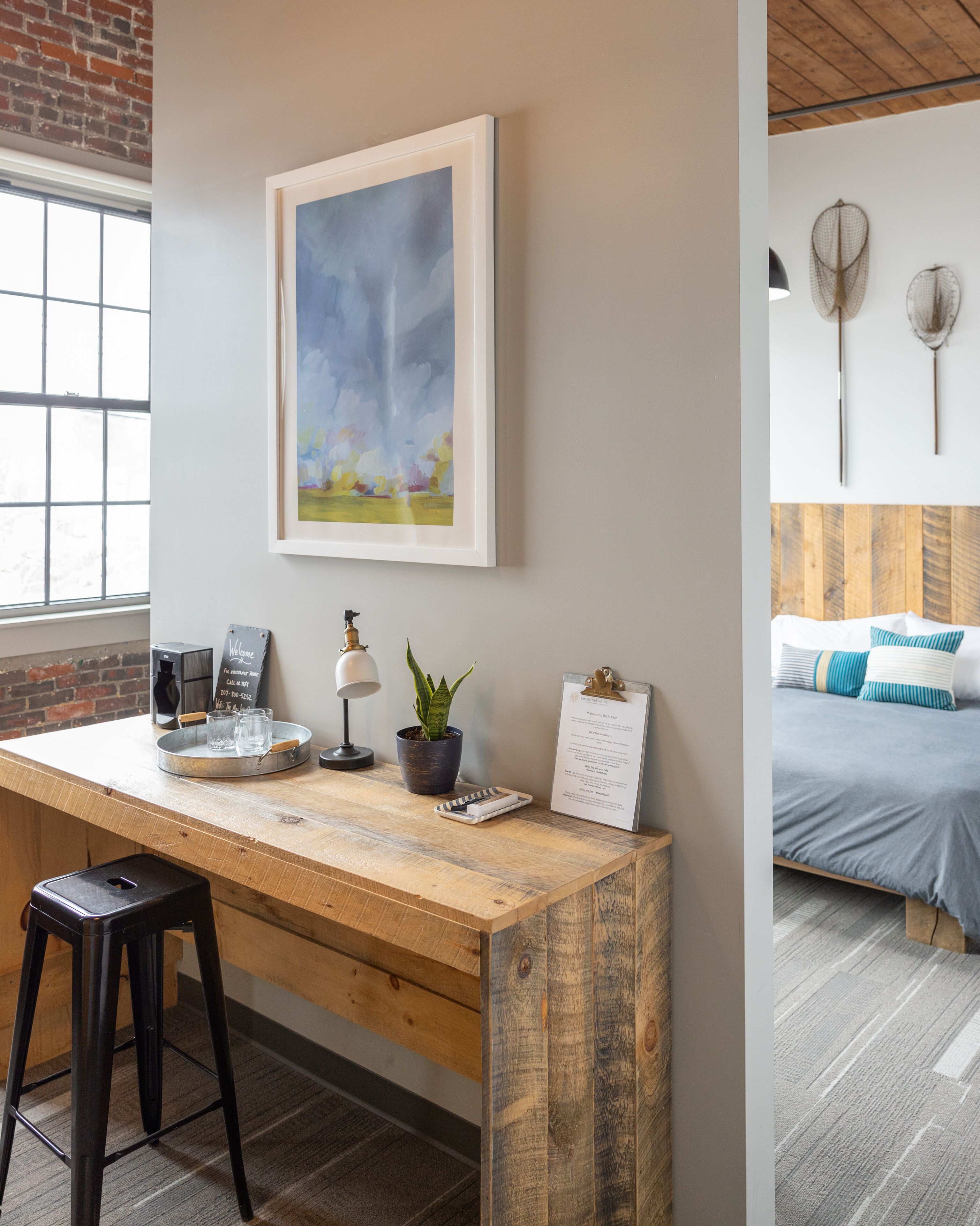 room 4 | 1 bedroom, individually decorated, desk, iron/ironing board