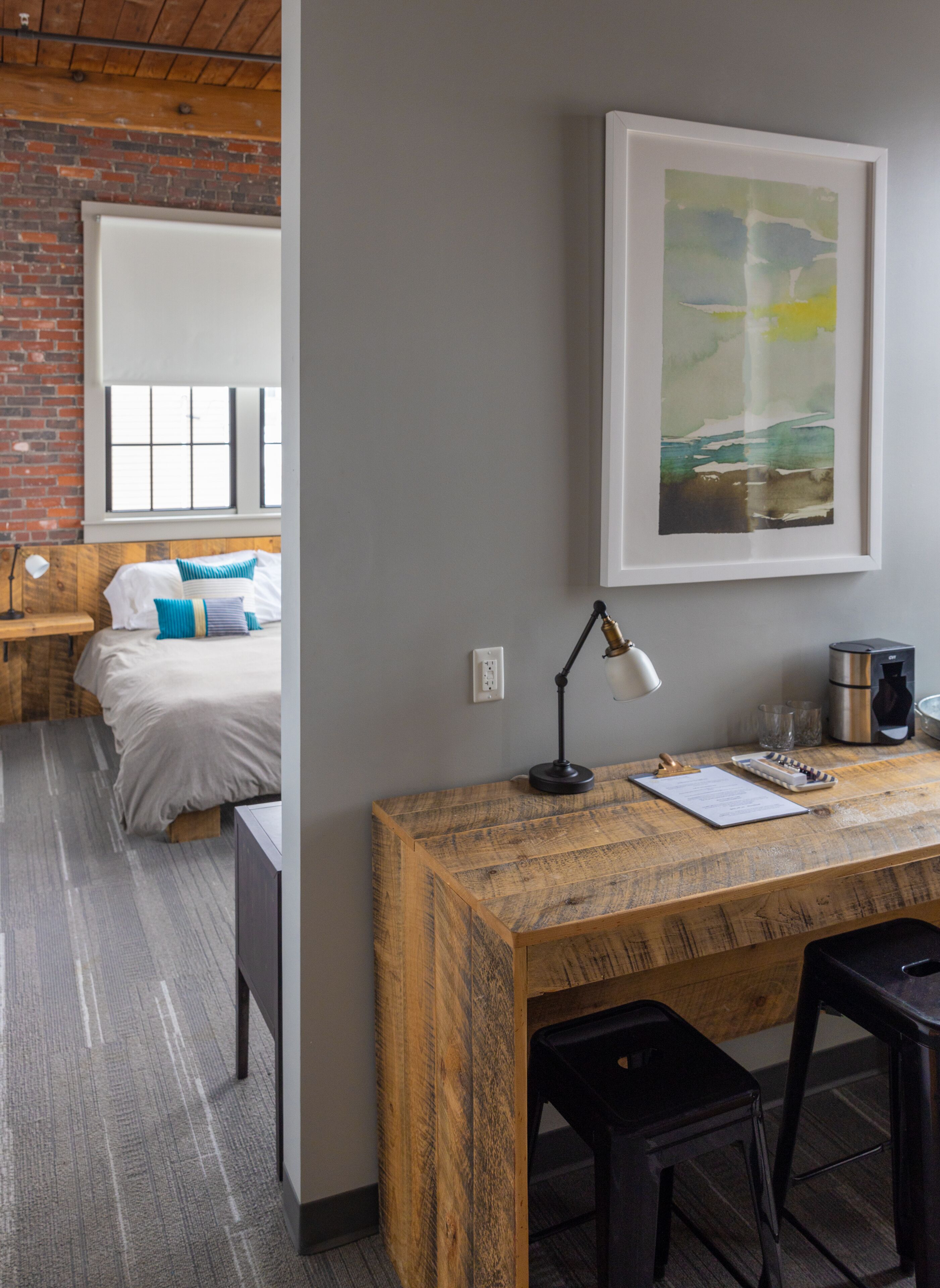 room 6 | 1 bedroom, individually decorated, desk, iron/ironing board