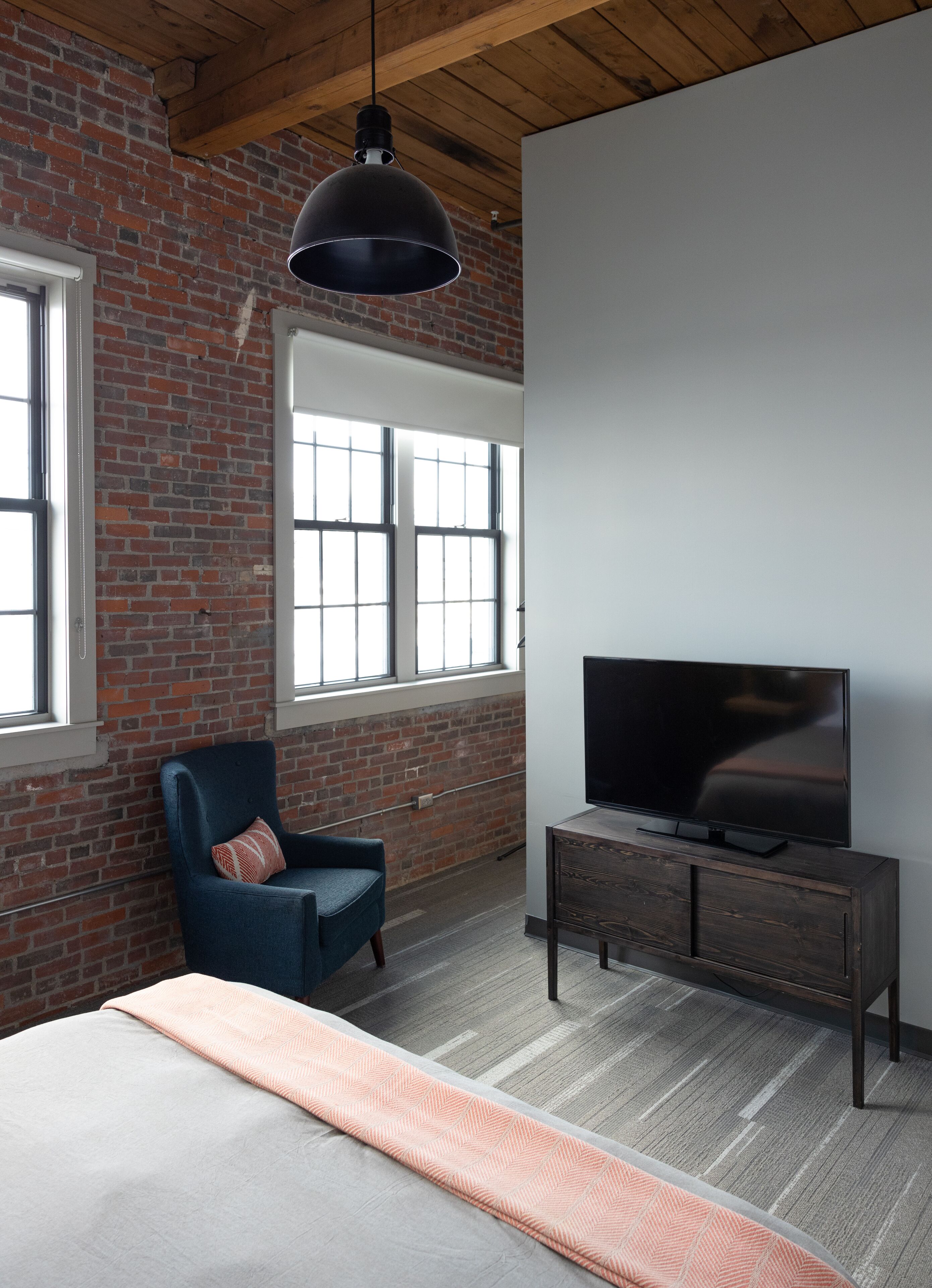 room 2 | 1 bedroom, individually decorated, desk, iron/ironing board