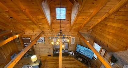 Escape to Our Serene Farm Cabin, Surrounded by Beautiful Rolling Pastures!<br>