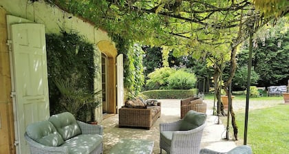 Historic Chateau Provides a Beautiful Wedding Venue in the Swiss Countryside