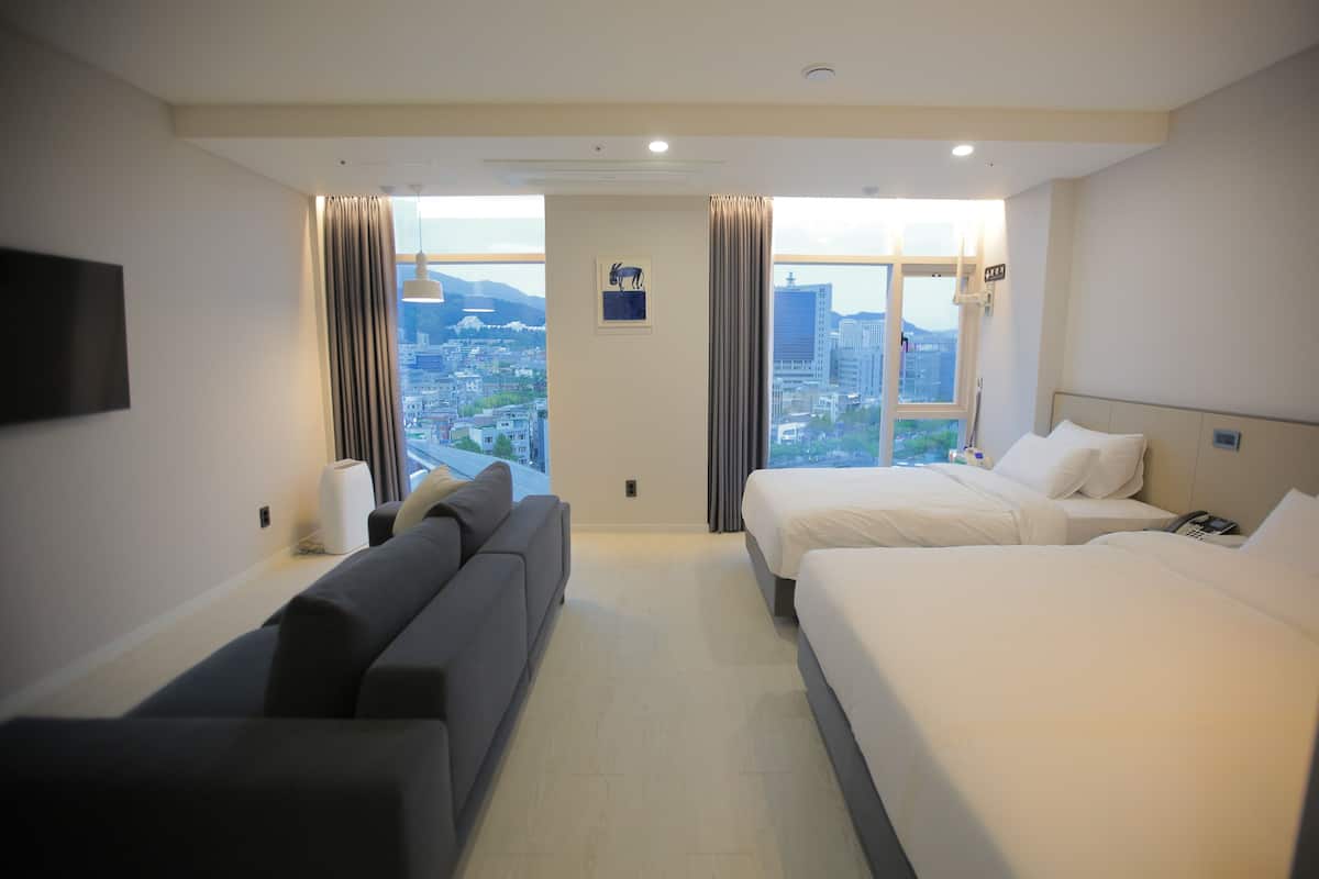 Graceful Twin | 1 bedroom, premium bedding, in-room safe, desk