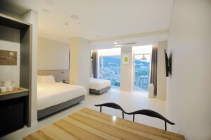 Cheerful Twin | 1 bedroom, premium bedding, in-room safe, desk