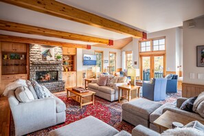 TV, fireplace, offices