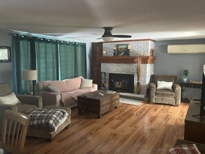 Smart-tv en een open haard