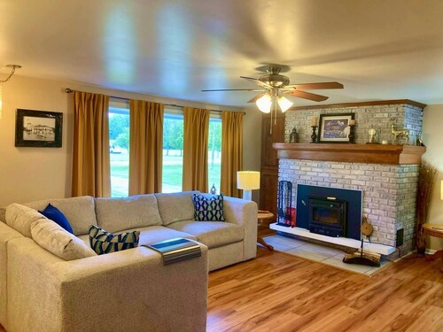 NO CLEANING FEES for 2025!! CLOSE TO BEACH!! Pet-Friendly!