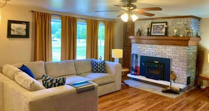 NO CLEANING FEES for 2025!! CLOSE TO BEACH!! Pet-Friendly!