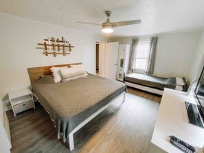 3 Schlafzimmer, Schreibtisch, WLAN, Bettwäsche