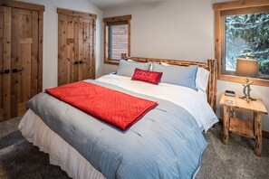 3 Schlafzimmer, Schreibtisch, Reisekinderbett, kostenloses WLAN
