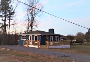 Exterior - Mountain Views, River fun, Hiking, Biking, Breweries, Golf, and Wineries galore (Jonesville)