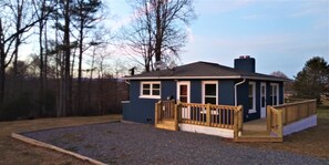 Exterior - Mountain Views, River fun, Hiking, Biking, Breweries, Golf, and Wineries galore (Jonesville)