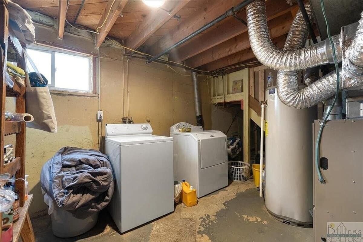 Old West Den Lower Duplex Unit Backyard Hot Tub Central Billings