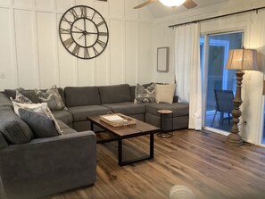 Smart TV, fireplace, books - Lanier Cove House - Waterfront Lakehouse with Dock on private cove! (Gainesville)