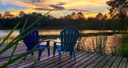 Fins to the Right on Blackwater River - 35 mins to the Beach
