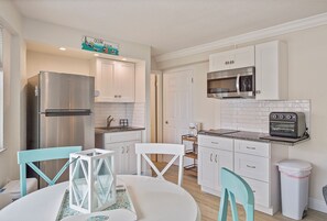 Fridge, microwave, oven, stovetop - Ocean Views by Day, Star Gazing by Night #441 (Daytona Beach Shores)