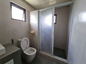 Villa | Bathroom | Shower, towels