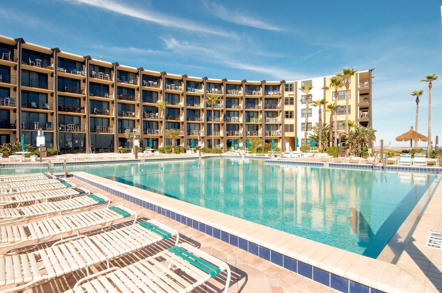 Piscine couverte, piscine extérieure