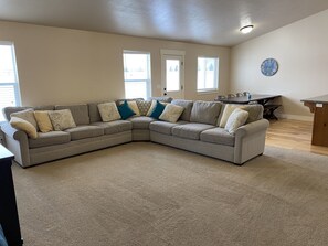 Smart-TV, fotballspill og bordtennis